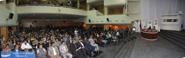 حضور پر شور و استقبال از جلسه پرسش و پاسخ دانشجویان دانشگاه شهید باهنر کرمان با دکتر محسن رضایی