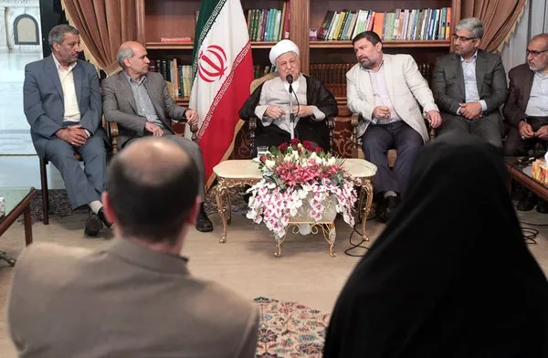 دیدار اعضای حزب اعتماد ملی استان تهران با آیت الله هاشمی&zwnj;رفسنجانی./ISNA
