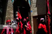 اجرای تعزیه ظهر عاشورا در چهارراه گلوبندک تهران