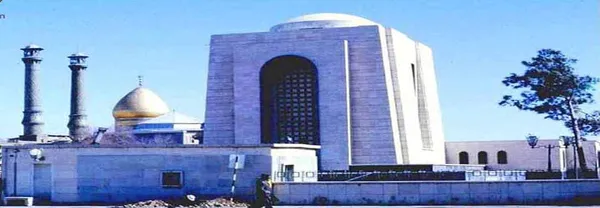 زمانی که تصمیم گرفته بودند مقبره رضاشاه را تخریب کنند، بنی&zwnj;صدر کوشش کرد که از آن جلوگیری به عمل آورده و مقبره را به موزه جنایات رضاشاه و محمدرضاشاه تبدیل کند. صادق خلخالی در خاطرات خود در این باره می&zwnj;نویسد: &laquo;اگر آن&zwnj;ها می&zwnj;خواستند آثار جنایات پهلوی را در موزه&zwnj;ای جمع&zwnj;آوری کنند، موزه ایران باستان می&zwnj;توانست جای بهتر و بزرگ&zwnj;تری برای این امر باشد.&raquo; خلخالی در کتاب خاطرات خود اذعان می&zwnj;کند مقبره رضاشاه سازه بسیار مقاومی بود و تنها با استفاده از دینامیت و در مدت زمان 20 روز موفق به تخریب آن شدیم.