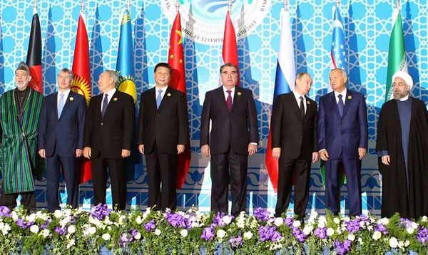 چهاردهمین اجلاس سران کشورهای سازمان همکاری شانگهای روز جمعه با حضور سران کشورهای عضو اصلی این سازمان و حسن روحانی رییس جمهوری کشورمان به عنوان یکی از اعضای ناظر در محل کاخ نوروز شهر دوشنبه آغاز شد./IRNA
