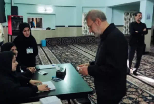 علی لاریجانی عضو مجمع تشخیص مصلحت نظام/حسینه شهدای روستای ییلاقی لوت لاریجان آمل