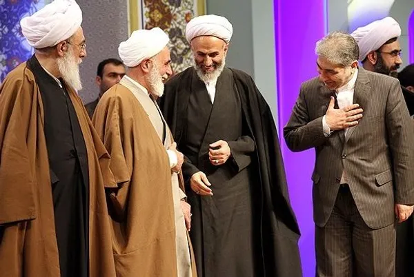 اختتامیه سی&zwnj;وهفتمین دوره مسابقات سراسری قرآن کریم صبح دوشنبه با حضور حجت&zwnj;الاسلام ناطق نوری‬&lrm; در تبریز برگزار شد./FNA

