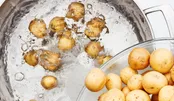 طرز تهیه سیب‌زمینی آب‌پز