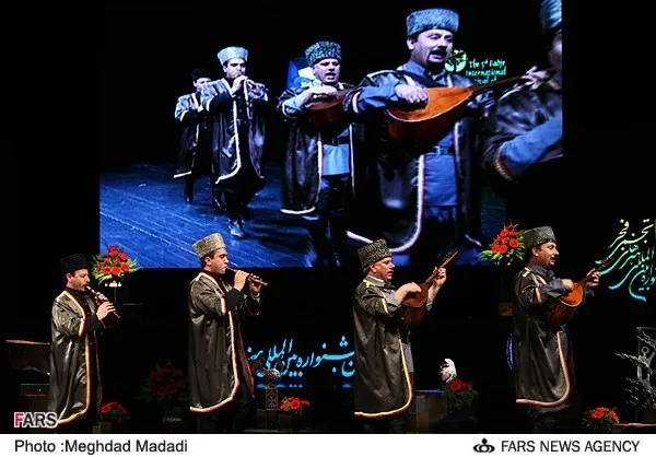 اجرای موسیقی سنتی در مراسم اختتامیه جشنواره تجسمی فجر، یکشنبه ۱۳-۱۲-۹۱