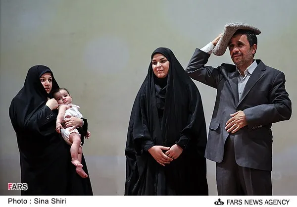 تجلیل از محمود احمدی نژاد در همایش تجلیل از خادم بی&zwnj;ادعای ملت