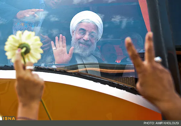 دکتر روحانی در جریان سفرهای تبلیغاتی