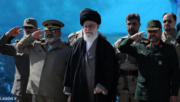 مراسم صبحگاه مشترک يگانهاي نظامي، انتظامي و بسيج استان خراسان شمالي در حضور رهبر انقلاب

21/07/91