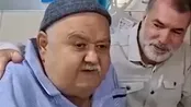 شوخی اکبر عبدی با شریفی‌نیا روی تخت بیمارستان