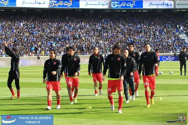 تمرینات سرخابی ها پیش از آغاز دربی 76
