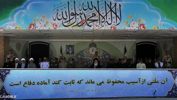 مراسم صبحگاه مشترک يگانهاي نظامي، انتظامي و بسيج استان خراسان شمالي در حضور رهبر انقلاب

21/07/91
