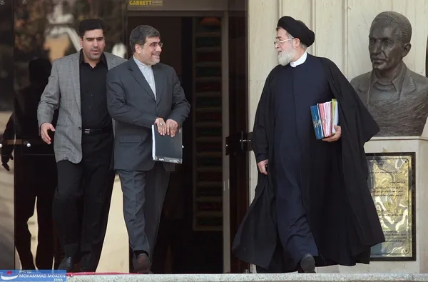 حجت&zwnj;الاسلام سیدمحمدعلی شهیدی، رئیس بنیاد شهید و علی جنتی وزیر فرهنگ و ارشاد اسلامی