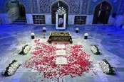 روایتی تازه از حضور رهبر انقلاب در شب تدفین «امام شهید» + فیلم