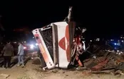 واژگونی اتوبوس در محور نیشابور با ۲۶ مصدوم
