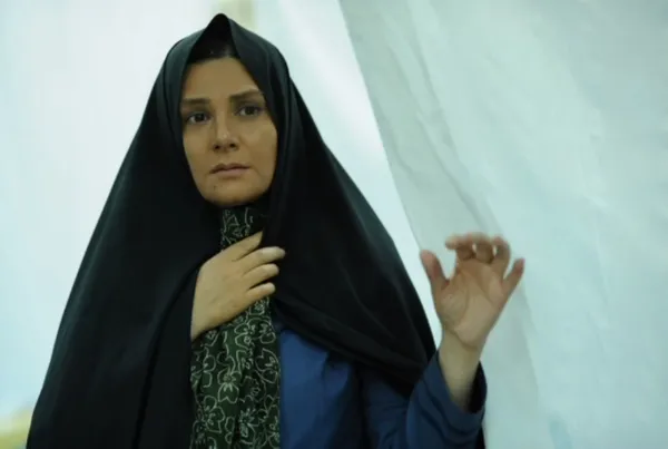 با دیگران