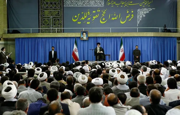 مسئولان و دست&zwnj;اندرکاران حج روز یکشنبه با حضرت آیت&zwnj;الله خامنه ای رهبر معظم انقلاب دیدار کردند./Leadre O.W
