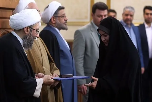 مراسم تحلیف کارآموزان قضایی صبح امروز سه شنبه با حضور آیت الله صادق آملی لاریجانی ریاست قوه قضاییه برگزار شد./FNA
