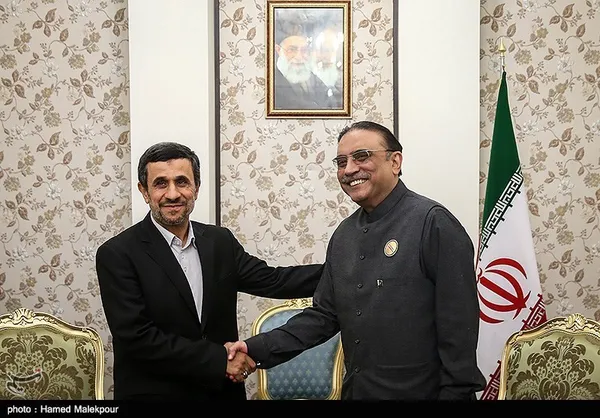 دیدار آصف علی زرداری رئیس جمهور پاکستان با محمود احمدی نژاد رئیس جمهور سابق