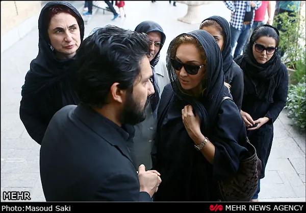 مراسم ترحیم پدر حامد بهداد، عصر روز چهارشنبه در مسجد بلال با حضور جمعی از هنرمندان برگزار شد.