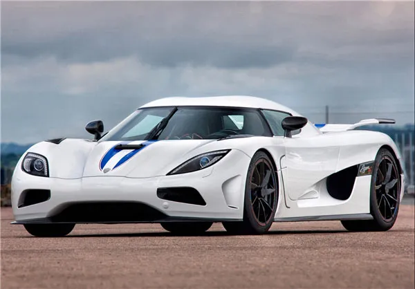 Koenigsegg Agera R  سرعت 420 کیلومتر در ساعت شتاب از صفر به 100 کیلومتر در 2.7 ثانیه