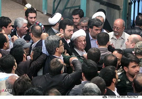 دیدار شرکت کنندگان در همایش میثاق با امام (ره) با رئیس مجمع تشخیص مصلحت نظام
پنجشنبه 7 شهریور
