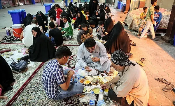 ماه مبارک رمضان در نجف اشرف و سفر های افطاری مسلمانان/TASNIM
