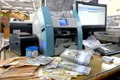قیمت دلار امروز چهارشنبه ۸ مهرماه/ تصمیم مهم بانک مرکزی؛ آغاز فروش یک میلیارد دلار از امروز