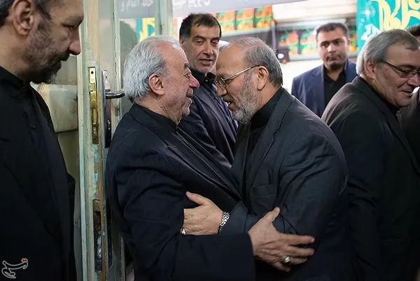 منوچهر متکی در مراسم ترحیم مرحوم حبیب&zwnj;الله عسگراولادی در مسجد ارک تهران