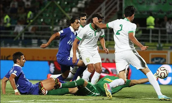 دیدار تیم&zwnj;های فوتبال ذوب آهن اصفهان و استقلال از هفته دهم لیگ برتر فوتبال بعد&zwnj;از&zwnj;ظهر جمعه با برتری دو بر یک تیم ذوب آهن در ورزشگاه فولادشهر اصفهان به پایان رسید./MNA
