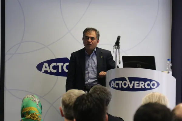 تابناک.