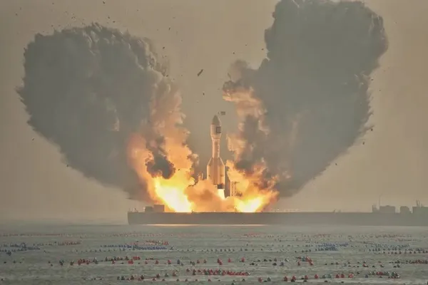 هایانگ، چین ــ موشک حامل Gravity-1 (YL-1) با 3 ماهواره در آب های نزدیک سواحل هایانگ، استان شاندونگ  
