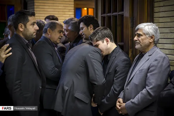 تابناک.