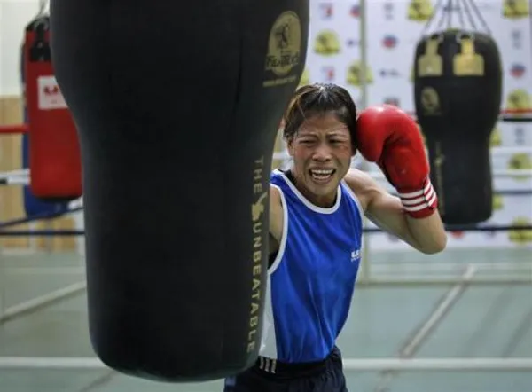 MC Mary Kom قهرمان هندی زنان بوکس در حال تمرین در پونا
REUTERS/Danish Siddiqui
