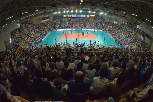 Verona with 5.300 spectators 