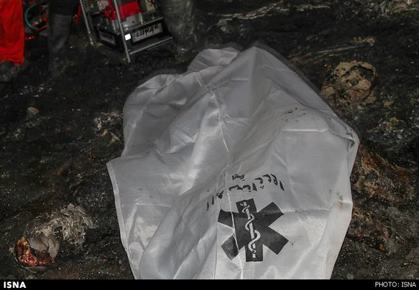 برخورد شدید دو دستگاه اتوبوس در کیلومتر ۳۰ محور قم به تهران منجر به مرگ ۴۴ تن و زخمی&zwnj;شدن ۳۹ تن دیگر شد.