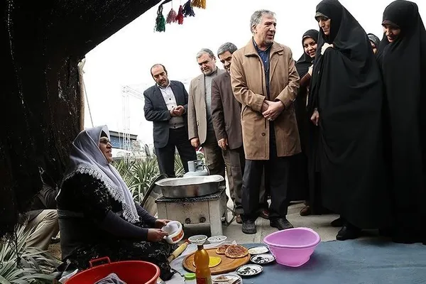 نمایشگاه کسب و کار ظهر امروز با حضور شهیندخت مولاوردی معاون رئیس&zwnj;جمهوری در امور زنان و خانواده در فرهنگسرای ولا آغاز به کار کرد./TASNIM
