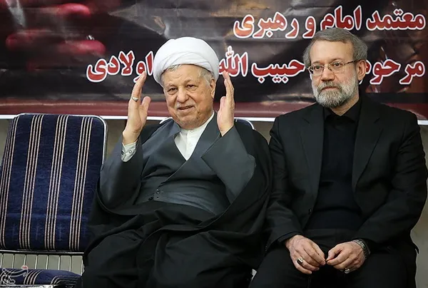 علی لاریجانی وآیت الله اکبر هاشمی رفسنجانی در مراسم ختم مرحوم حبیب الله عسگراولادی
