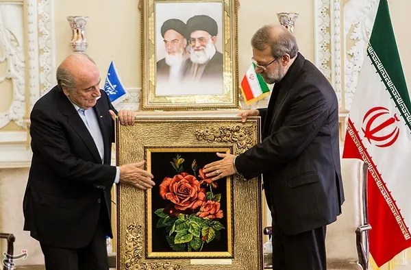 هدیه لاریجانی به بلاتر