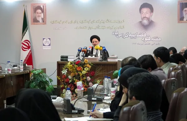 حجت الاسلام سیدابراهیم رئیسی، معاون اول قوه قضاییه، روز یکشنبه در نشستی خبری برنامه&zwnj;های بزرگداشت هفته قوه قضاییه را تشریح کرد/IRNA
