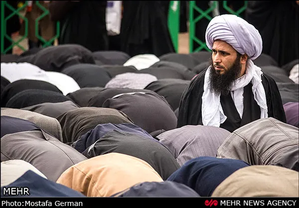 اقامه نماز ظهر عاشورا در ساری