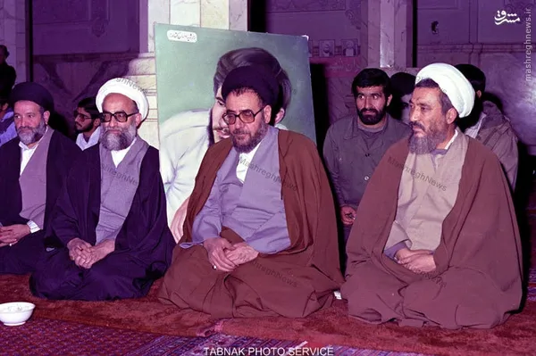 آیت الله موحدی کرمانی در کنار آیت الله امامی کاشانی و مرحوم آیت الله سید ابوالفضل موسوی تبریزی