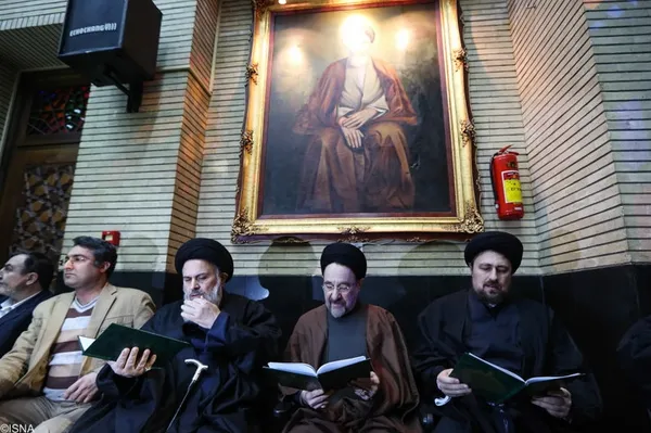 حجت الاسلام سیّد حسن خمینی، حجت الاسلام  سیّدمحمد خاتمی و آیت&zwnj;الله سیّد محمّد موسوی بجنوردی