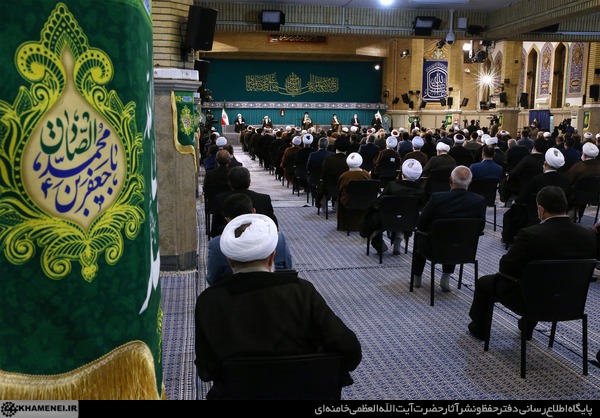 دیدار رهبری با اعضای کنفرانس وحدت