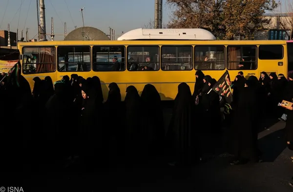 راهپیمایی مردم تهران در بامداد اربعین حسینی