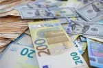 دلار در نوسان/ هشدار درباره ورود هیجانی به بازار ارز