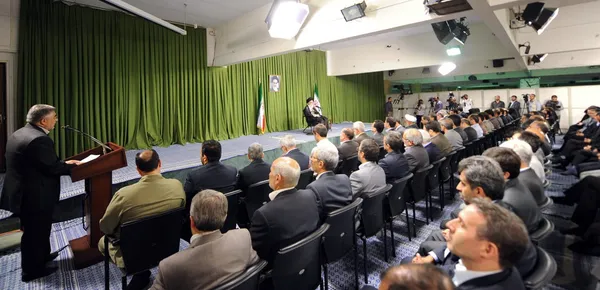 رئیس، مدیران و جمعی از محققان جهاد دانشگاهی، روز دوشنبه با حضرت آیت الله خامنه ای رهبر معظم انقلاب اسلامی دیدار کردند./Leader O W
