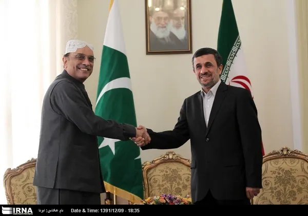 ˈآصف علی زرداریˈ رییس جمهوری پاکستان روز چهارشنبه با ˈمحمود احمدی نژادˈ رییس جمهوری اسلامی ایران دیدار و گفت و گو کرد، چهارشنبه ۹ اسفند ۱۳۹۱