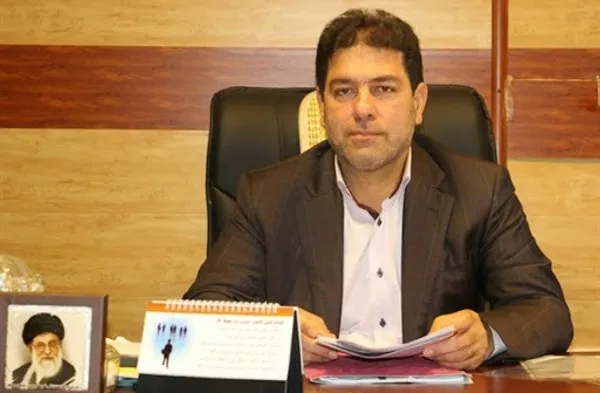 در سوابق کاری همتی، سوای تکیه بر کرسی ریاست علوم پزشکی استان ایلام در دوران وزارت قاضی&zwnj;زاده هاشمی، مدیرکل هلال احمر استان ایلام هم به چشم می&zwnj;خورد که نشان می&zwnj;دهد این فرد بی ارتباط با جمعیت هلال احمر کشورمان و ماموریت&zwnj;ها و توانمندی&zwnj;هایش نیست.