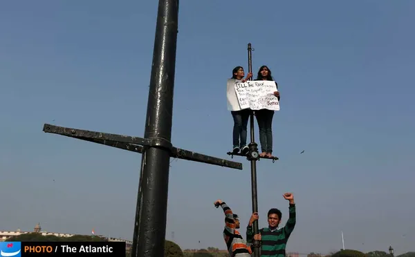 زنان هندی می&zwnj;گویند دولت برای مراقبت از جانشان در برابر خشونت&zwnj;ها اقدام کافی نمی&zwnj;کند. میزان تجاوز در دهلی، پایتخت هند، بیشتر از هر شهر دیگر در این کشور است.