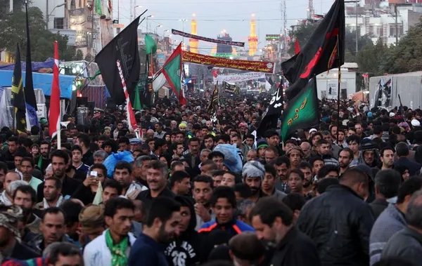 در آستانه اربعین حسینی هزاران نفر از شیعیان و دوستداران سید و سالار شهیدان، جهت شرکت در این مراسم خود را به کربلای معلی رسانده اند./IRNA
